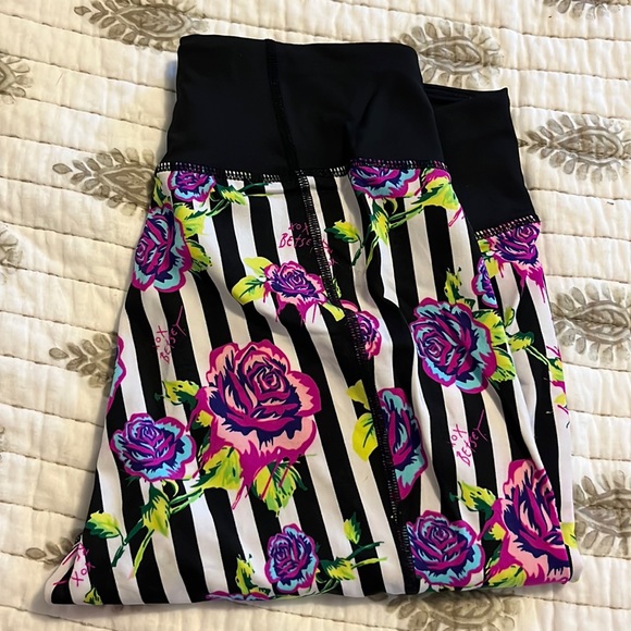 Betsey Johnson Performance Leggings - Picture 1 of 3